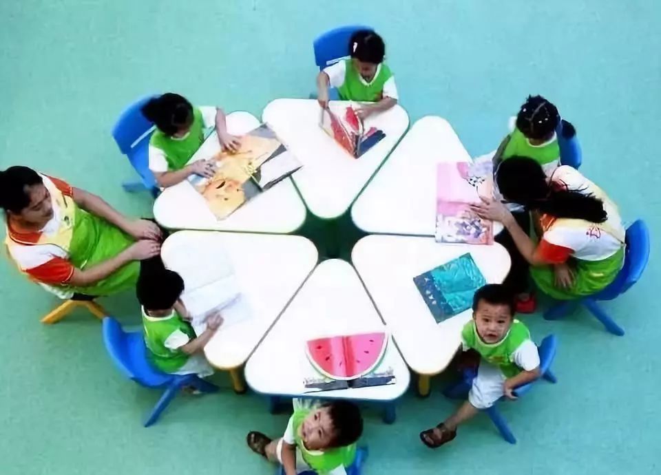 中国(贵港)航空航天国防科技宣传讲座开讲