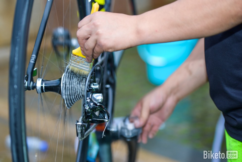 外交部回应2025世界人形机器人运动会:机器人正从实验室走向生活