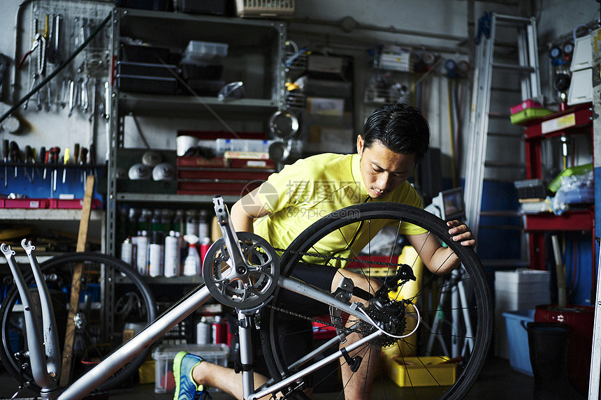 外交部回应2025世界人形机器人运动会:机器人正从实验室走向生活