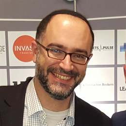 美联储决策预期维稳，鲍威尔演讲成为降息信号的关键