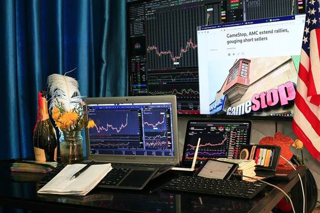 中山大学药学院教授蓝文健走进嘉应制药开展“院士专家入百企进百校”活动