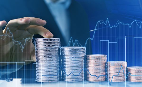 湛江钢铁零碳项目两大核心设备成功吊装就位