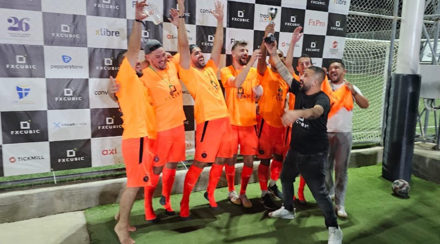 香港商经局:预计2025年访港旅客人次达4900万